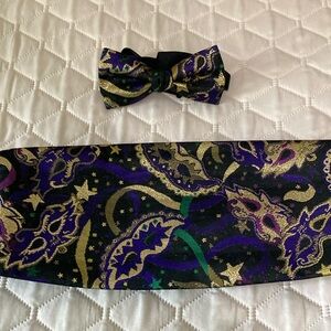 Mardi Gras Bow tie and cumberbun.  Adjustable, one size.